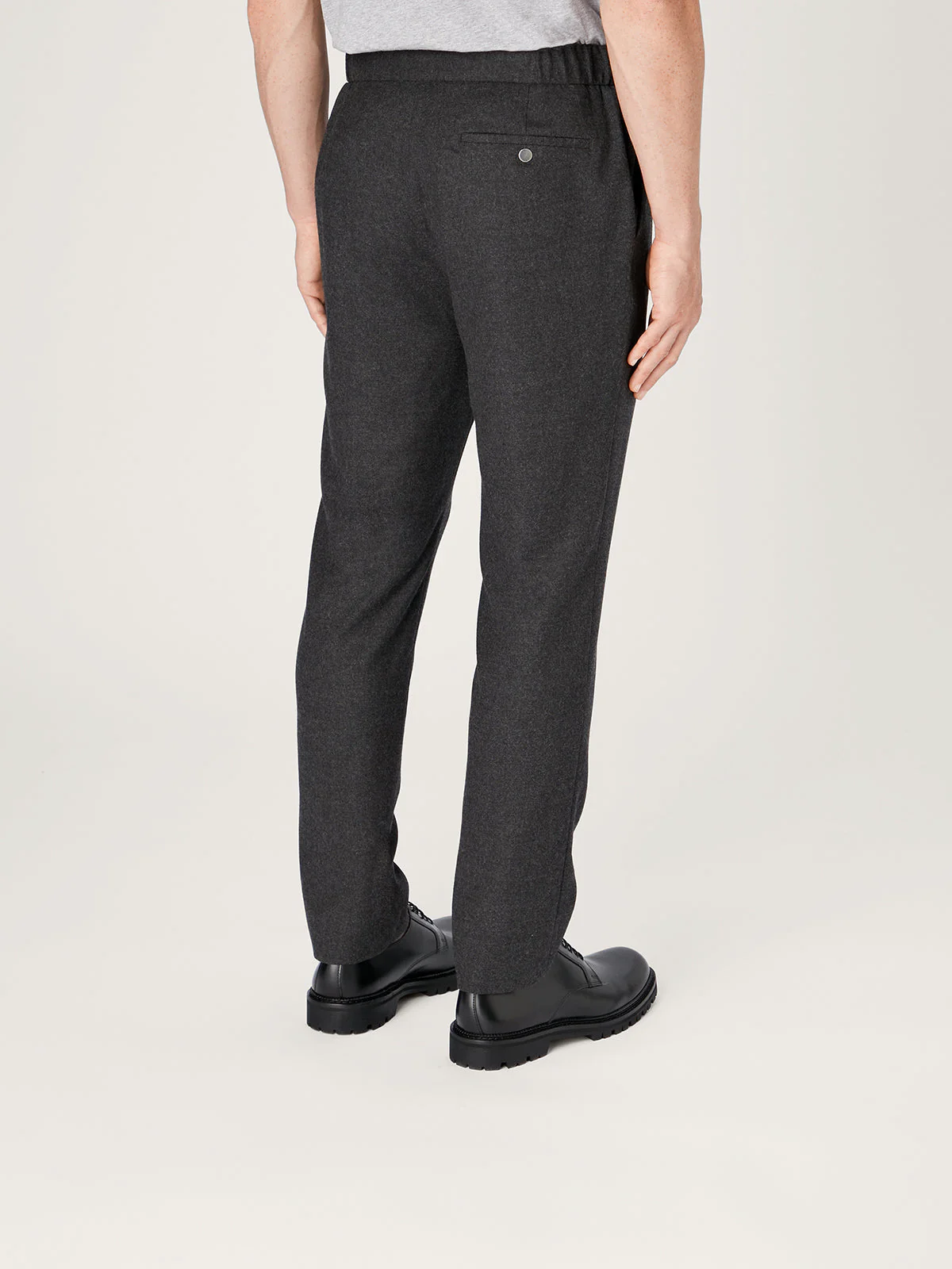 The 24 Trouser Wool || Charcoal | Wool Flannel - Image 4