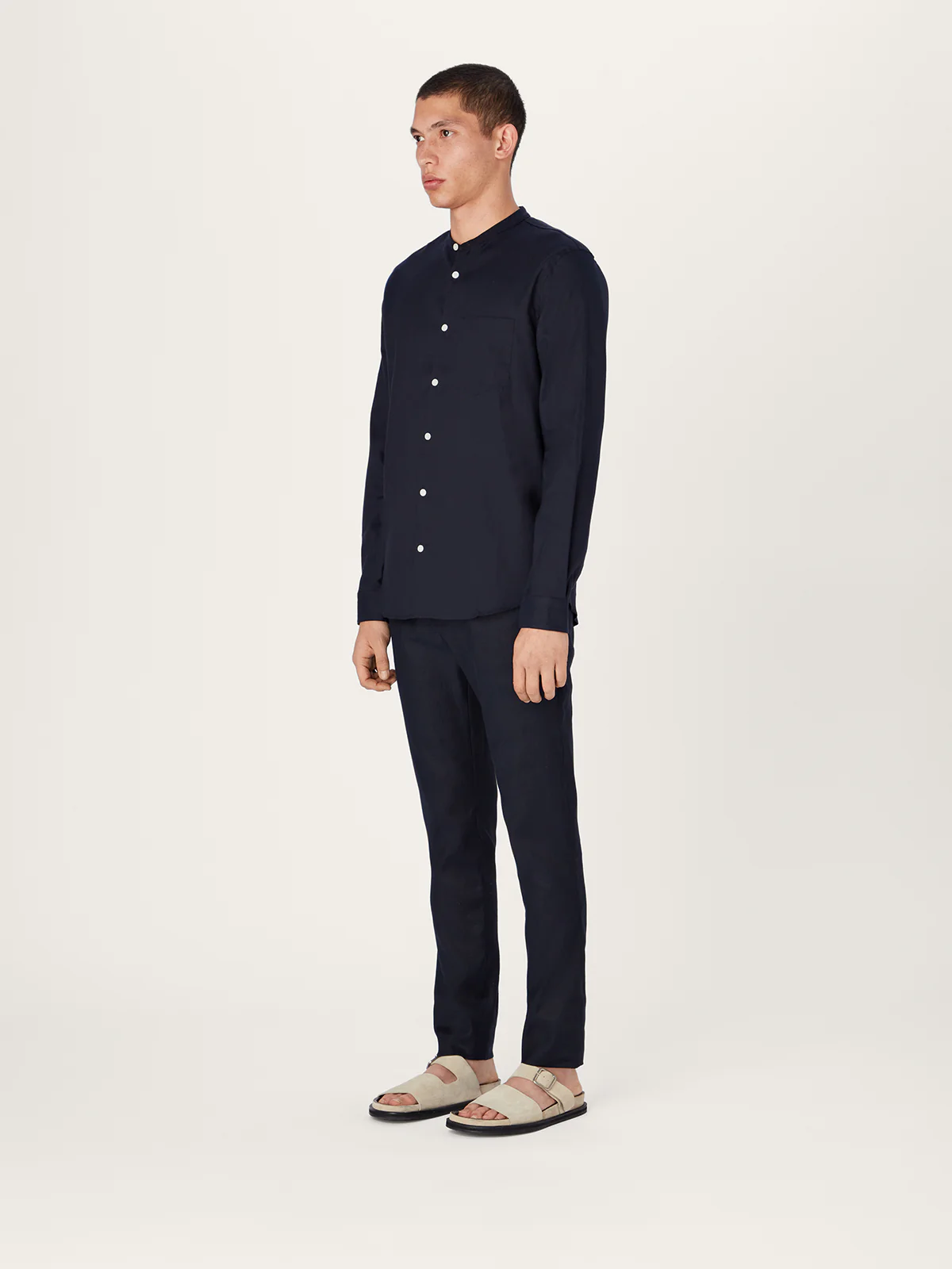 The All Day Shirt Linen Collarless || Navy | Linen - Image 3