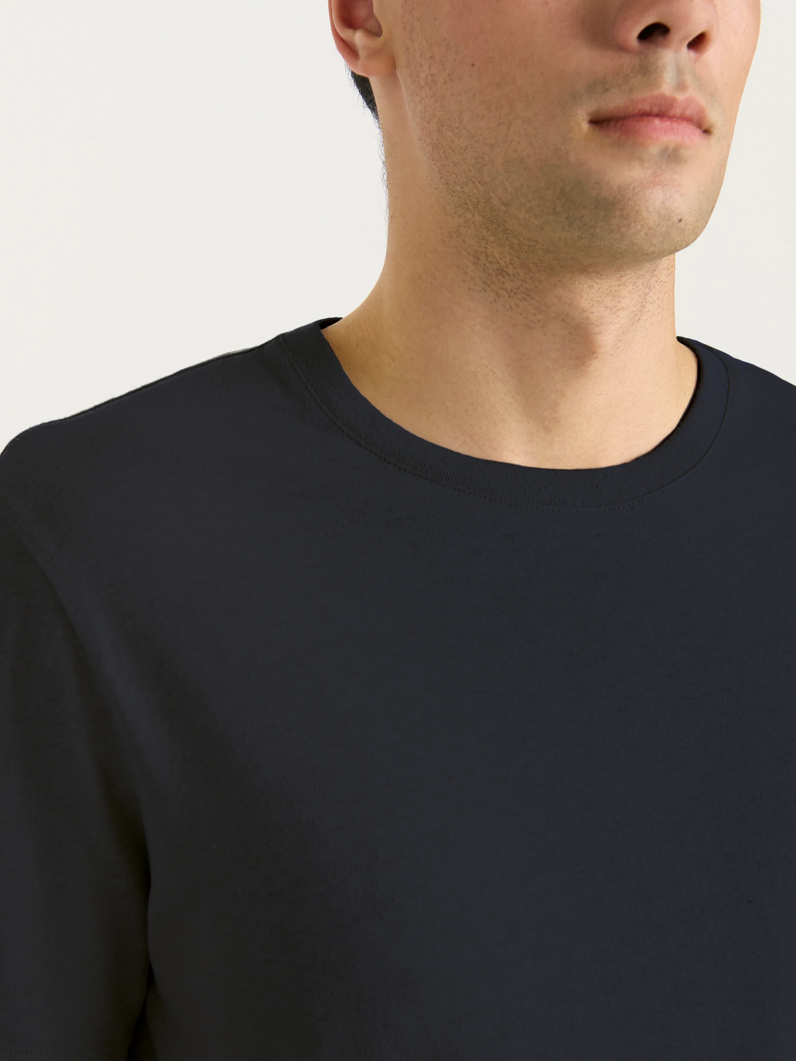 The Linen Tee || Navy | Linen - Image 3