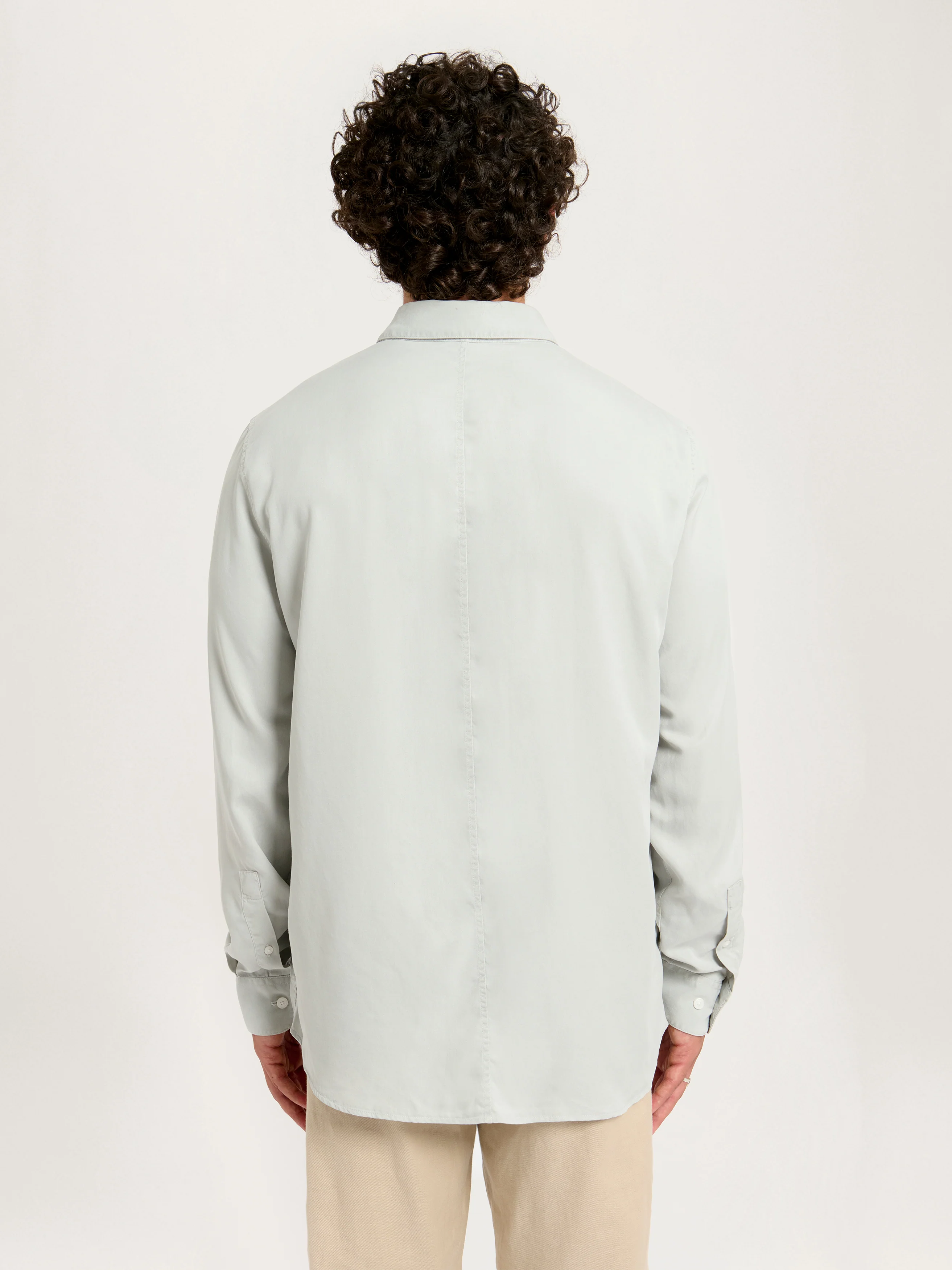 The Relaxed Tencel Shirt || Light Grey | Tencel™ Lyocell - Image 3